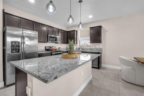 Condominio en venta en Hialeah, Florida, 4 dormitorios, 234.86 m2 № 2069190 - foto 23