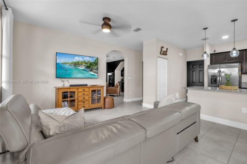 Condominio en venta en Hialeah, Florida, 4 dormitorios, 234.86 m2 № 2069190 - foto 11