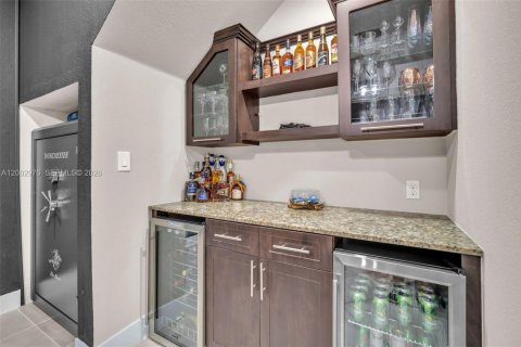 Condominio en venta en Hialeah, Florida, 4 dormitorios, 234.86 m2 № 2069190 - foto 29