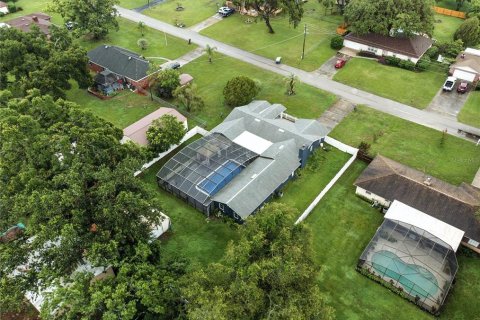 House in Dade City, Florida 4 bedrooms, 273.13 sq.m. № 1788978 - photo 8