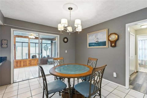 House in Dade City, Florida 4 bedrooms, 273.13 sq.m. № 1788978 - photo 25