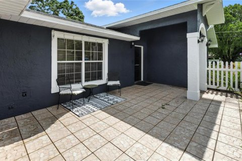 House in Dade City, Florida 4 bedrooms, 273.13 sq.m. № 1788978 - photo 14