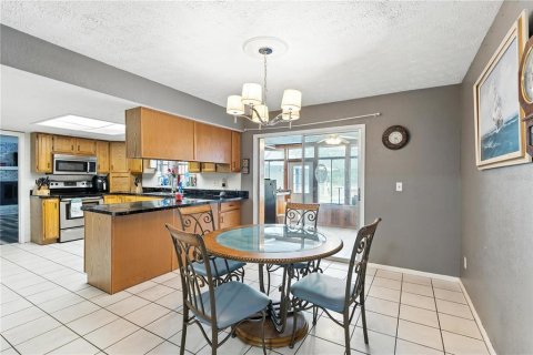House in Dade City, Florida 4 bedrooms, 273.13 sq.m. № 1788978 - photo 21