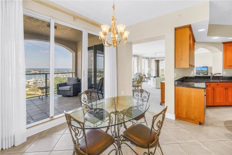 Condominio en venta en Saint Petersburg, Florida, 3 dormitorios, 255.48 m2 № 2222464 - foto 9