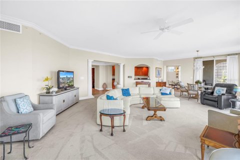Condominio en venta en Saint Petersburg, Florida, 3 dormitorios, 255.48 m2 № 2222464 - foto 6