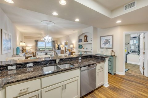 Condo in New Smyrna Beach, Florida, 3 bedrooms  № 2094958 - photo 10