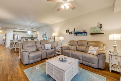 Condo in New Smyrna Beach, Florida, 3 bedrooms  № 2094958 - photo 18