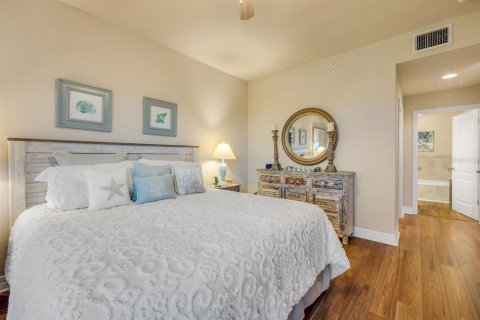 Condo in New Smyrna Beach, Florida, 3 bedrooms  № 2094958 - photo 22