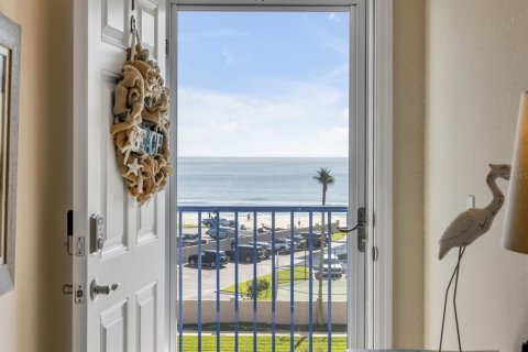 Condo in New Smyrna Beach, Florida, 3 bedrooms  № 2094958 - photo 3