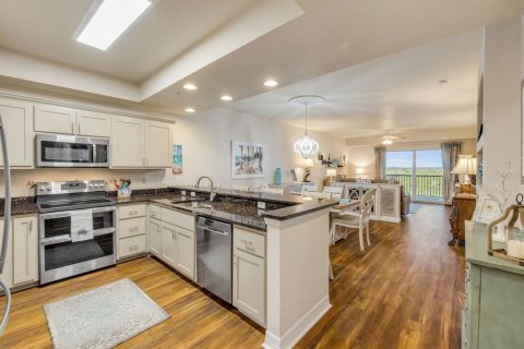 Condo in New Smyrna Beach, Florida, 3 bedrooms  № 2094958 - photo 11