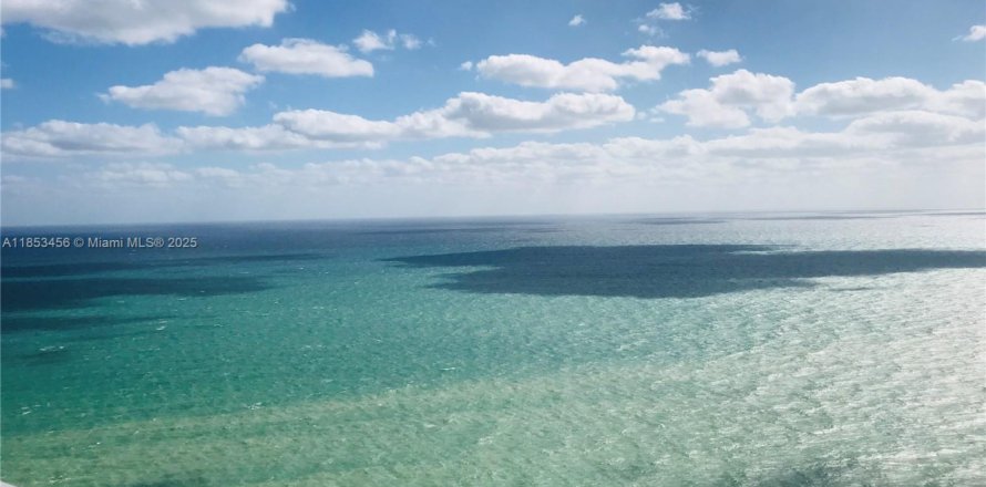 Condo à Sunny Isles Beach, Floride, 3 chambres  № 1875586