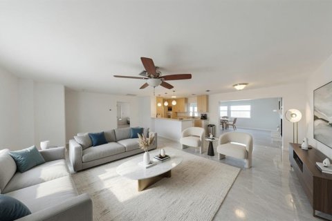 House in Venice, Florida 2 bedrooms, 132.76 sq.m. № 2226893 - photo 2