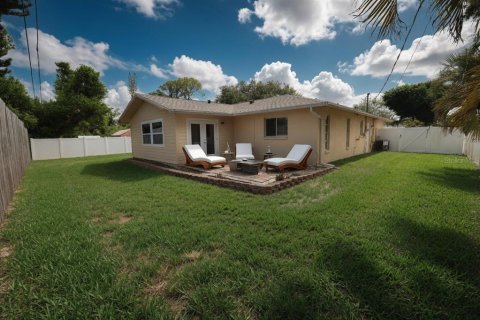 House in Venice, Florida 2 bedrooms, 132.76 sq.m. № 2226893 - photo 10