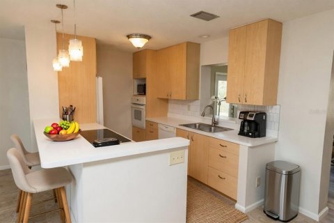 House in Venice, Florida 2 bedrooms, 132.76 sq.m. № 2226893 - photo 3