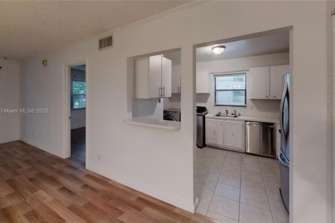 Condo in Plantation, Florida, 2 bedrooms  № 1892937 - photo 3