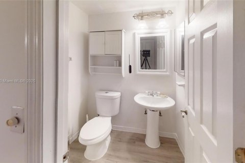 Condo in Plantation, Florida, 2 bedrooms  № 1892937 - photo 2