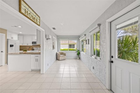 Condo in Sun City Center, Florida, 2 bedrooms  № 1826711 - photo 16