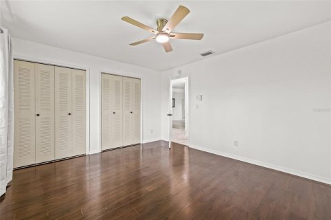 Condo in Sun City Center, Florida, 2 bedrooms  № 1826711 - photo 23