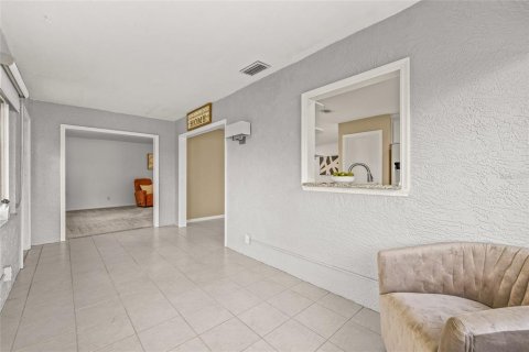 Condo in Sun City Center, Florida, 2 bedrooms  № 1826711 - photo 18