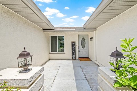 Condo in Sun City Center, Florida, 2 bedrooms  № 1826711 - photo 3