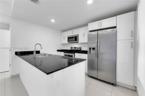 Купить таунхаус в Хомстед, Флорида 4 спальни, 133.22м2, № 2046275 - фото 8