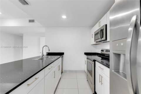 Купить таунхаус в Хомстед, Флорида 4 спальни, 133.22м2, № 2046275 - фото 9