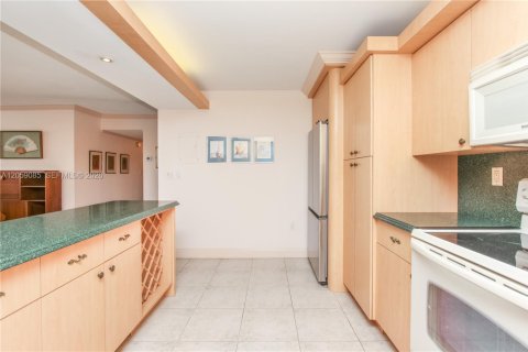 Купить кондоминиум в Авентура, Флорида 2 спальни, 120.77м2, № 2169036 - фото 4