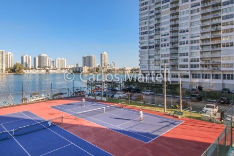 Купить кондоминиум в Авентура, Флорида 2 спальни, 120.77м2, № 2169036 - фото 14