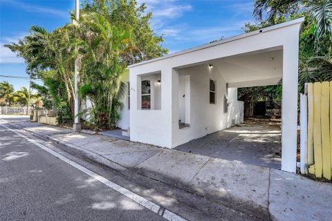 House in Miami, Florida 2 bedrooms, 78.04 sq.m. № 1745933 - photo 3