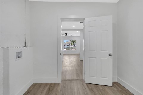 House in Miami, Florida 2 bedrooms, 78.04 sq.m. № 1745933 - photo 21