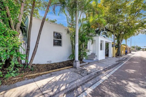 House in Miami, Florida 2 bedrooms, 78.04 sq.m. № 1745933 - photo 4