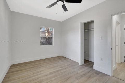House in Miami, Florida 2 bedrooms, 78.04 sq.m. № 1745933 - photo 24