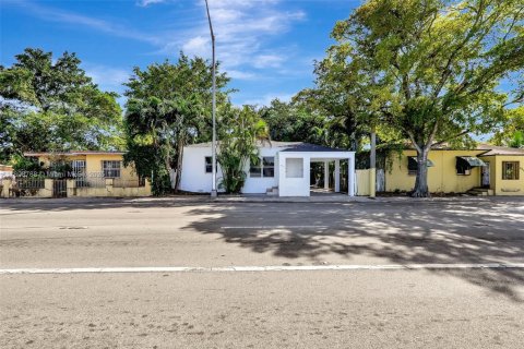 House in Miami, Florida 2 bedrooms, 78.04 sq.m. № 1745933 - photo 2