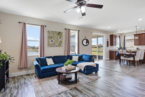 House in Parrish, Florida 4 bedrooms, 213.49 sq.m. № 2157870 - photo 10