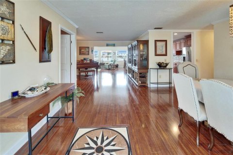 House in Sun City Center, Florida 2 bedrooms, 193.05 sq.m. № 2413411 - photo 7