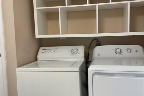 Touwnhouse à louer à Brandon, Floride: 2 chambres, 99.22 m2 № 1659668 - photo 12
