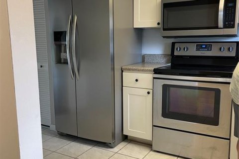 Touwnhouse à louer à Brandon, Floride: 2 chambres, 99.22 m2 № 1659668 - photo 30