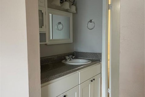 Touwnhouse à louer à Brandon, Floride: 2 chambres, 99.22 m2 № 1659668 - photo 7