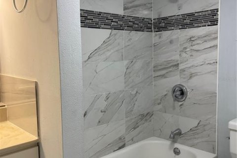 Touwnhouse à louer à Brandon, Floride: 2 chambres, 99.22 m2 № 1659668 - photo 19