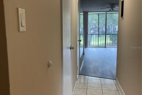 Touwnhouse à louer à Brandon, Floride: 2 chambres, 99.22 m2 № 1659668 - photo 5