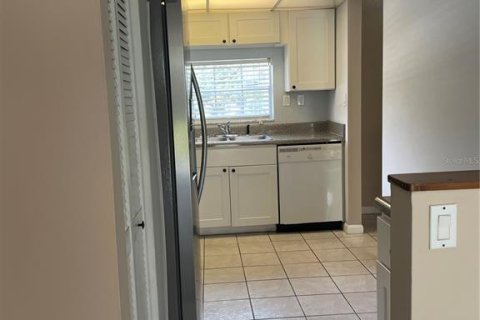Touwnhouse à louer à Brandon, Floride: 2 chambres, 99.22 m2 № 1659668 - photo 27