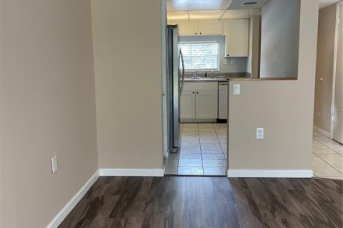 Touwnhouse à louer à Brandon, Floride: 2 chambres, 99.22 m2 № 1659668 - photo 26
