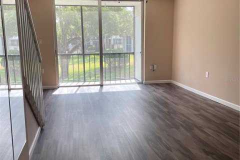 Touwnhouse à louer à Brandon, Floride: 2 chambres, 99.22 m2 № 1659668 - photo 6