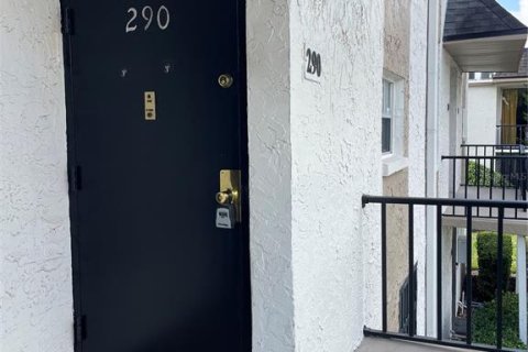 Touwnhouse à louer à Brandon, Floride: 2 chambres, 99.22 m2 № 1659668 - photo 4