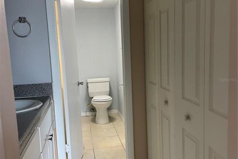 Touwnhouse à louer à Brandon, Floride: 2 chambres, 99.22 m2 № 1659668 - photo 13