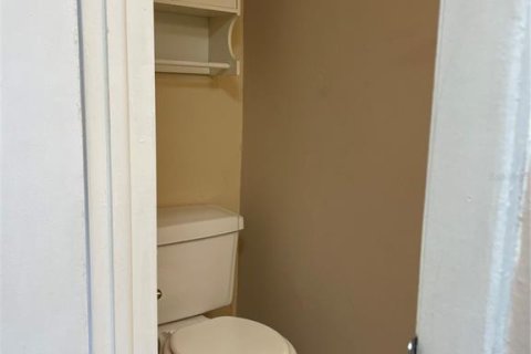 Touwnhouse à louer à Brandon, Floride: 2 chambres, 99.22 m2 № 1659668 - photo 25