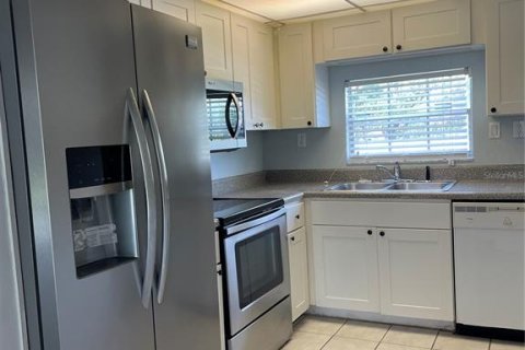 Touwnhouse à louer à Brandon, Floride: 2 chambres, 99.22 m2 № 1659668 - photo 29