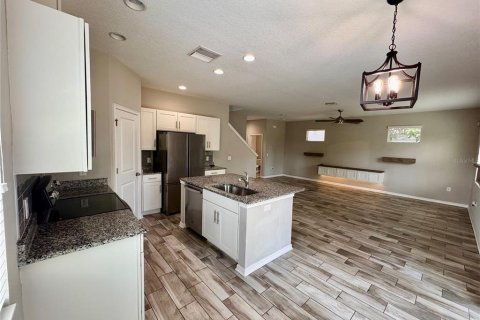 House in Tampa, Florida 4 bedrooms, 174.66 sq.m. № 1788030 - photo 7