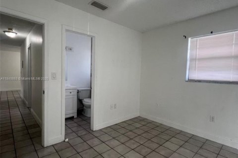 Condominio en alquiler en Hialeah, Florida, 2 dormitorios, 72.37 m2 № 1836671 - foto 20