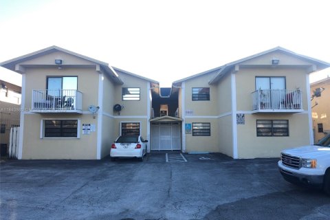 Condominio en alquiler en Hialeah, Florida, 2 dormitorios, 72.37 m2 № 1836671 - foto 1